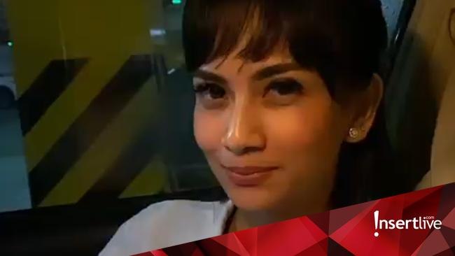 Model Rambut Pendek Vanessa Angel - gaya selfie kekinian