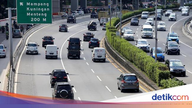 Contraflow Diberlakukan di Tol Cawang Arah Semanggi Pagi Ini