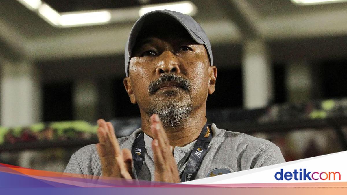Persela Depak Fakhri Husaini dari Kursi Pelatih