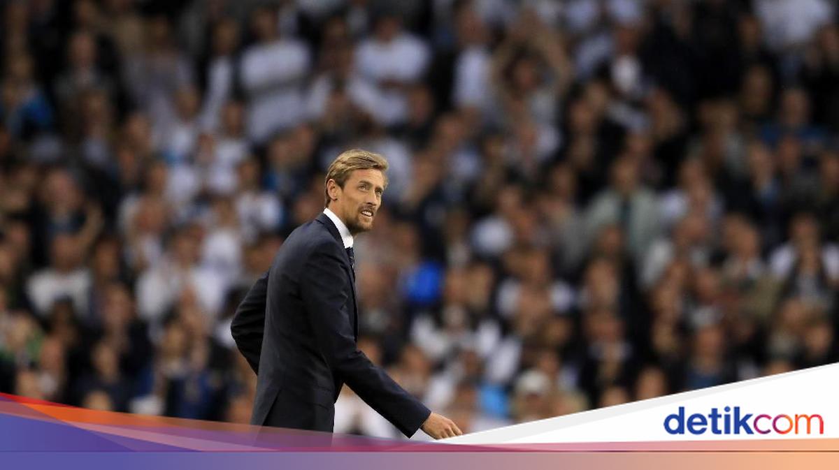 'RIP Peter Crouch' Viral Lagi, 'Itu Tiang Lampu' Jadi Klarifikasi