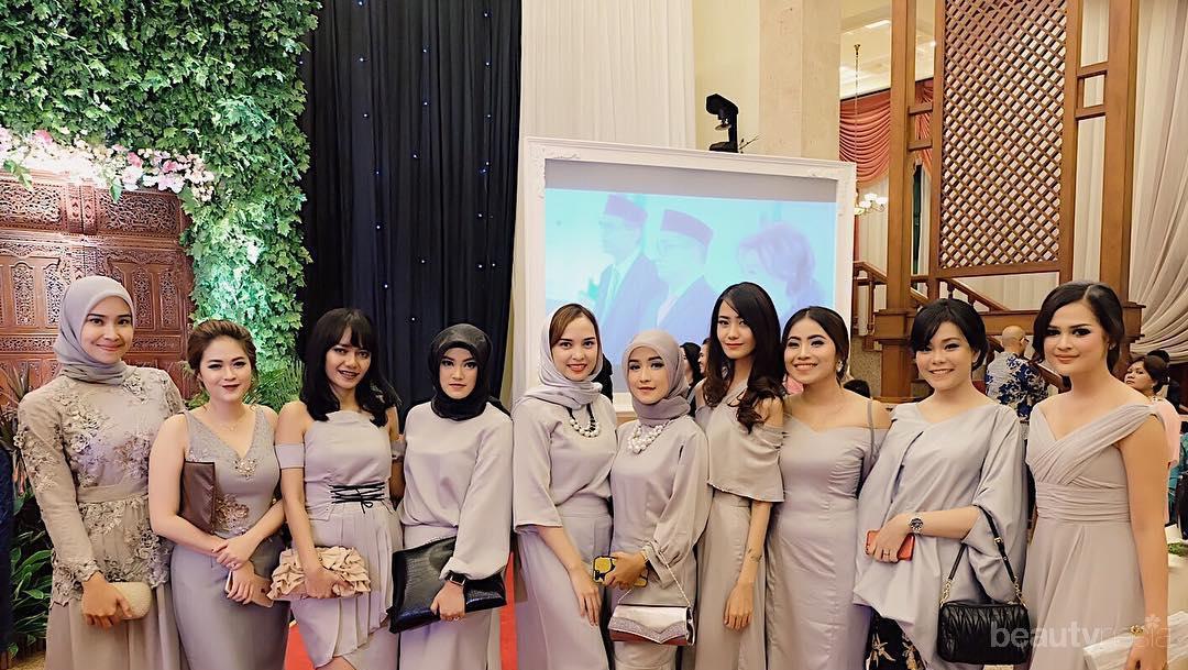 Cantik Dan Elegan Ini Dia 5 Inspirasi Model Gaun Bridesmaid Untuk Pesta Malam Hari