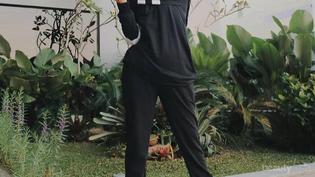 Rekomendasi Baju Olahraga Merek Lokal Untuk Hijabers Rekomendasi Baju Olahraga Merek Lokal Untuk Hijabers