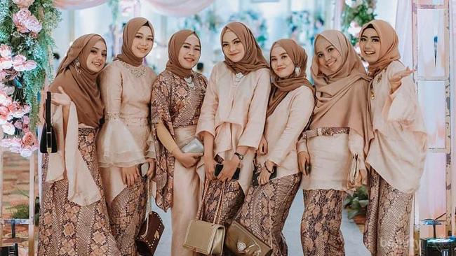 Kebaya bridesmaid 2024 hijab modern