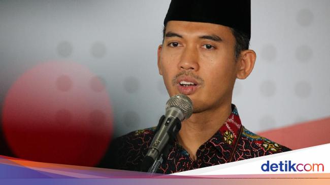 Dalam Kondisi Normal, Pakai Masker Saat Salat Hukumnya Makruh