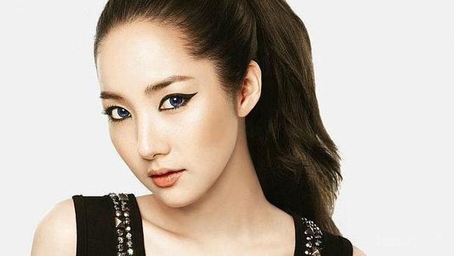 Tak Percaya Diri Karena Mata Sayu Intip Tips Memakai Eyeliner Agar Mata Terlihat Fresh Tak Percaya Diri Karena Mata Sayu Intip Tips Memakai Eyeliner Agar Mata Terlihat Fresh