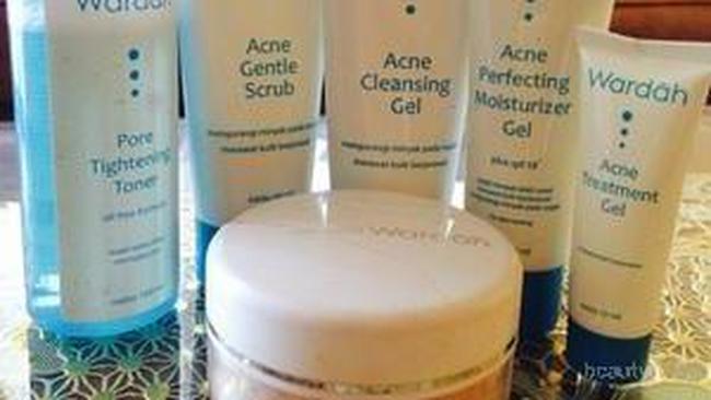 Tinggalkan Wajah Berjerawat Dengan Rangkaian Wardah Acne Series Ini