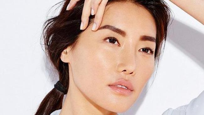 4 Gerakan Yoga Wajah Mudah Untuk Kunci Wajah Awet Muda Dan Menghilangkan Double Chin