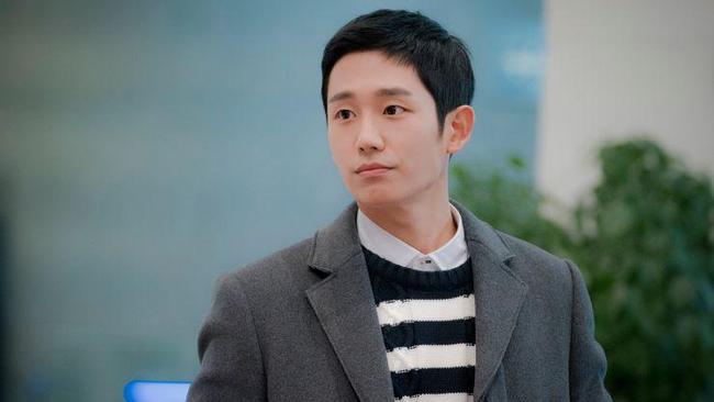 5 Drama Korea Romantis Yang Dibintangi Aktor Tampan Jung Hae In