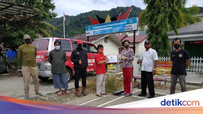 Semen Padang FC Salurkan Hasil Lelang Jersey dalam Bentuk APD