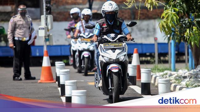 Polisi Sebut Bikin SIM di Indonesia Mudah, Rp 100 Ribu Sudah Dapat SIM Baru