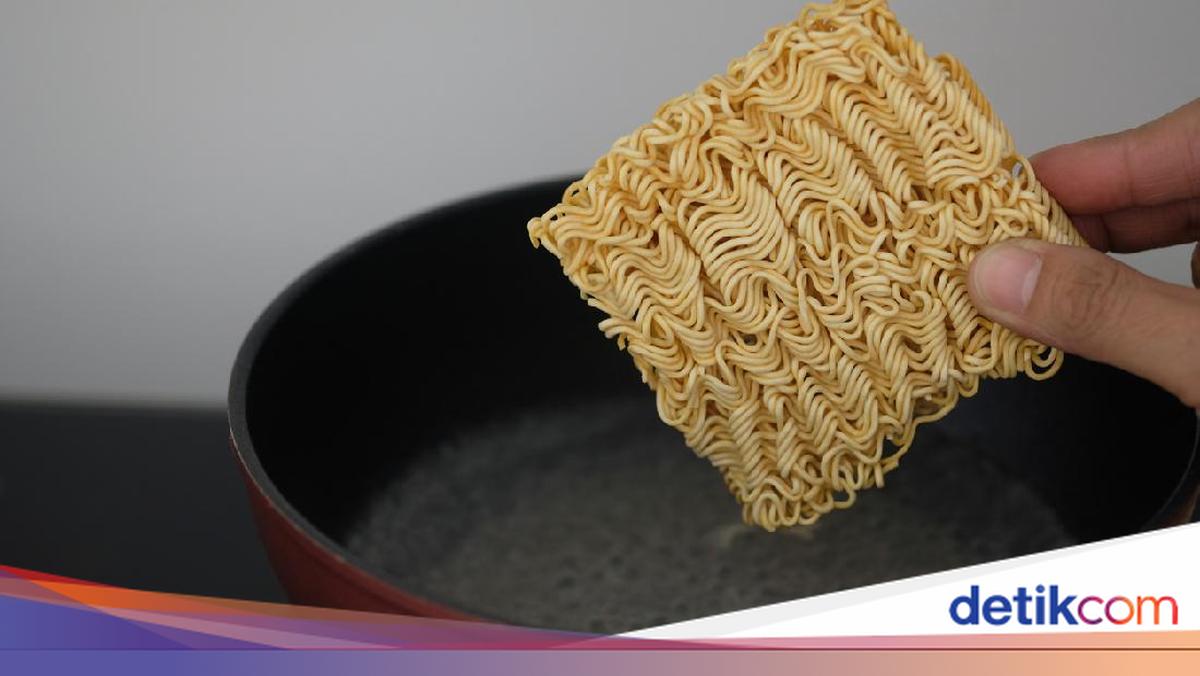 Tragedy Unfolded: How Consuming 3 Packs of Raw Instant Noodles Led to a 13-Year-Old Boy's Demise