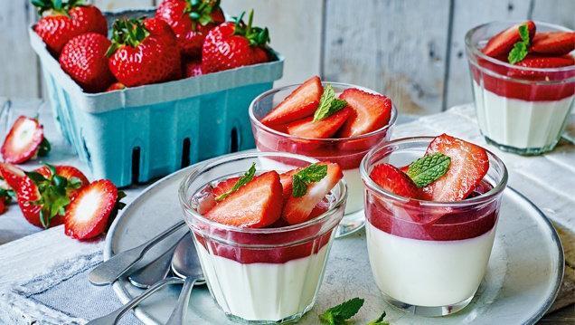 Resep Panna Cotta Strawberry, Puding Ala Kafe Khas Italia