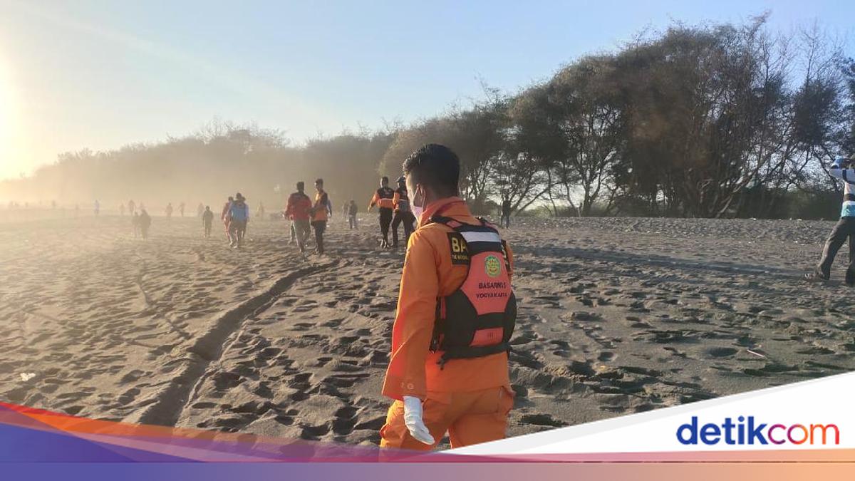 Momen Tragis Bocah 8 Tahun Terseret Ombak di Pantai Goa Cemara Bantul