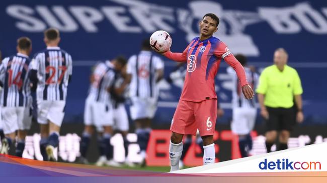 Debut Thiago Silva Di Liga Inggris Jadi Kapten Dan Bikin Blunder