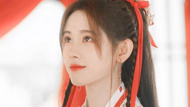 Fakta Ju Jingyi, Artis China yang Dibilang Mirip Yoona SNSD