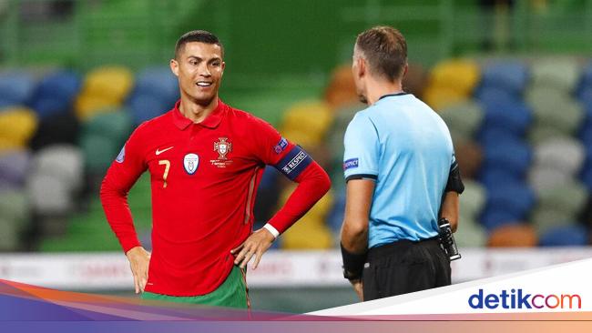 8 Seconds That Made Cristiano Ronaldo Angry at the Referee