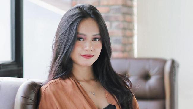 7 Potret Cantik Ulfi Damayanti Putri Yang Dirindukan Elly Sugigi Foto 1