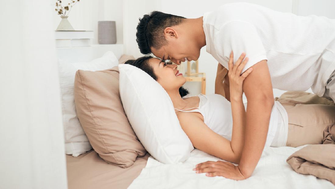 5 Tips Hubungan Intim Biar Enggak Berisik Saat Sekamar dengan Balita