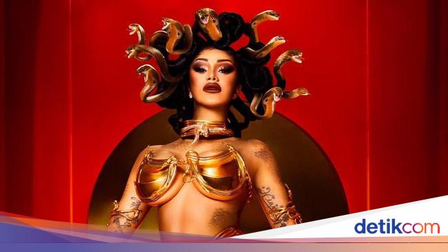 Cardi B Jajan Dimsum, Pramusaji Cuan Rp 20 Juta!