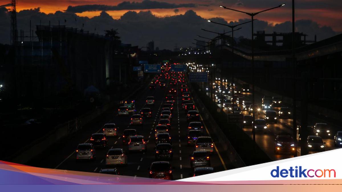 Habis Hujan di Jam Pulang Kantor, Tol Dalkot dan Jalur Arteri Jaksel Macet