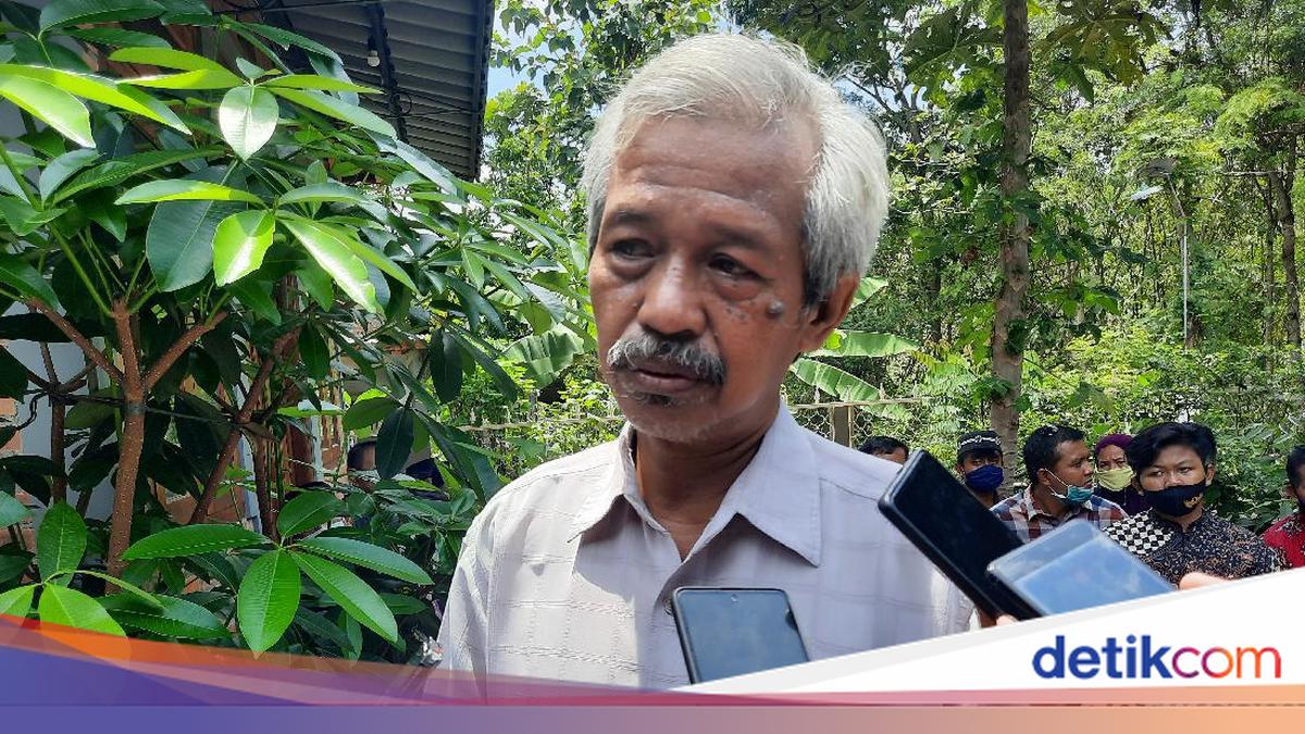 Membara Jiwa Seni Den Baguse Ngarso Meski Berprofesi Guru Ekonomi