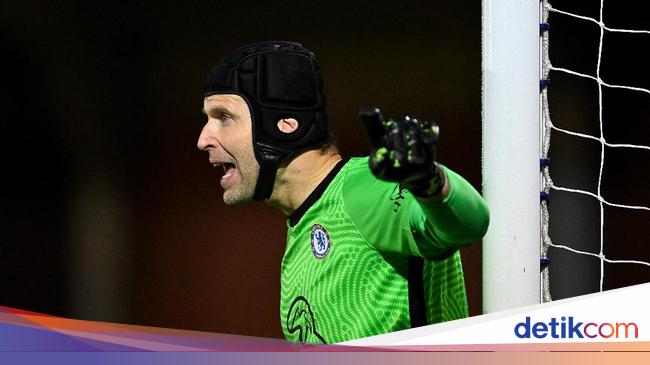 Comeback from Retirement, Petr Cech Bela Chelsea U-23