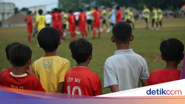 Waktu Permainan Sepakbola Jumlah Pemain Dan Ukuran Lapangannya Waktu Permainan Sepakbola Jumlah Pemain Dan Ukuran Lapangannya
