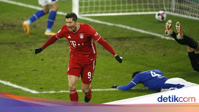 Top Robert Lewandowski Bikin Rekor Lagi Di Bundesliga<script async src=