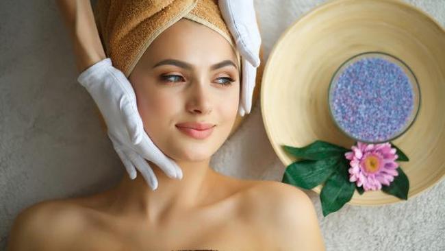 Mau Kulit Awet Muda Cobain Facial Massage Dengan 7 Krim Ini Mau Kulit Awet Muda Cobain Facial Massage Dengan 7 Krim Ini