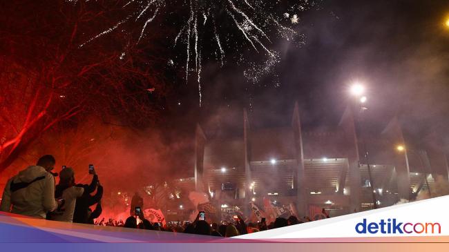 PSG Fans Revenge for Barcelona