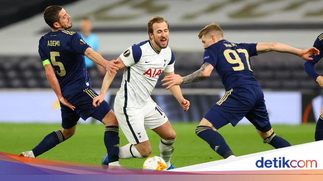 Brace Kane Bring Spurs to Win 2-0