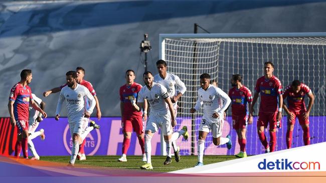 Benzema Injury Time Goal Wins El Real