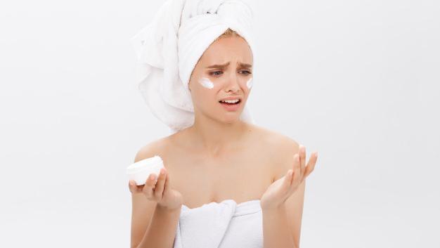 8 Kandungan Skincare Yang Berbahaya Untuk Kulit 8 Kandungan Skincare Yang Berbahaya Untuk Kulit