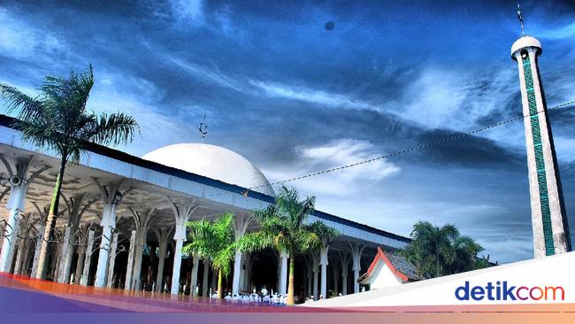 Masjid Seribu Tiang di Jambi, Tak Punya Tembok dan Pintu