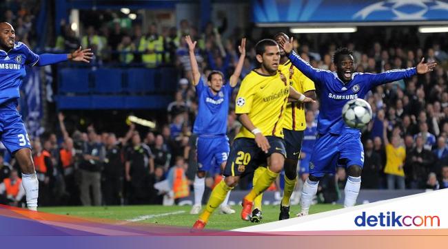 Ruang Ganti Chelsea Usai Disingkirkan Barca Botol Melayang Meja Remuk