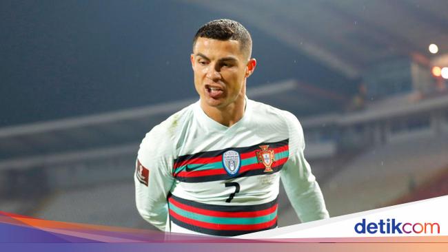 Portugal coach insists Ronaldo remains captain