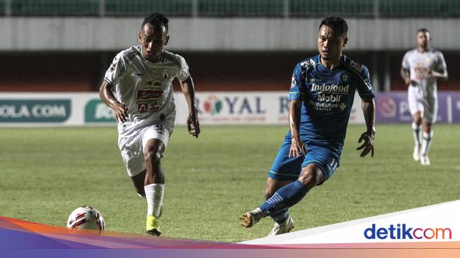 Persib Kalahkan PSS Saat Bermain Kurang Oke