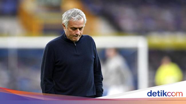 Tottenham sack Jose Mourinho?