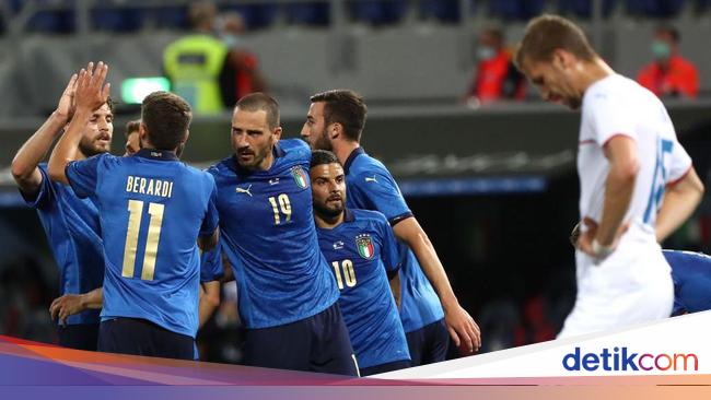 Gli Azzurri Win 4-0