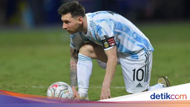Apa Yang Dimaksud Dengan Free Kick Dalam Permainan Sepak Bola Apa Yang Dimaksud Dengan Free Kick Dalam Permainan Sepak Bola