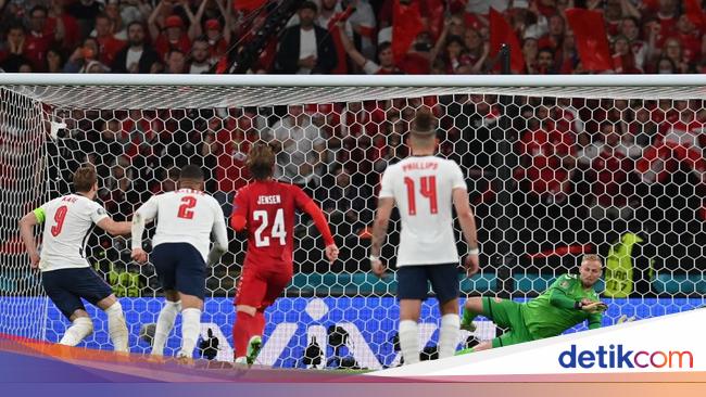 Idiot! Sebelum Kane Tendang Penalti, Fans Inggris Laser ...
