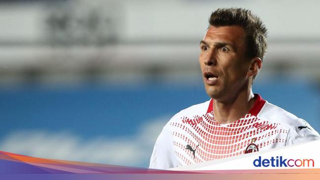 Mario Mandzukic Hangs Up Shoes World Today News Mario Mandzukic Hangs Up Shoes World Today News