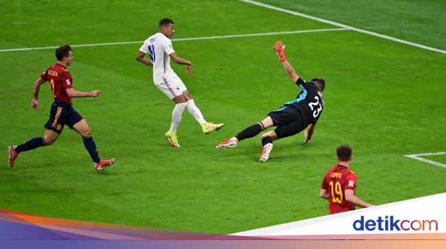 Spain beat France, Busquets: Mbappe’s goal is offside!