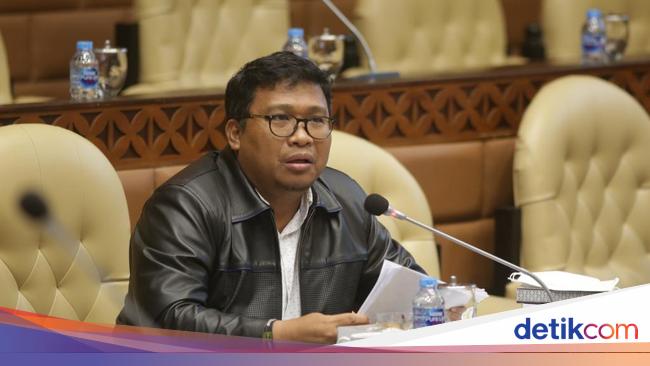 Buat Anies Agar Bangun dari Mimpi