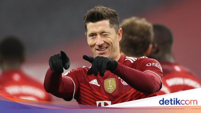 Defeating Messi Again, Lewandowski Becomes FIFA’s Best Player in 2021