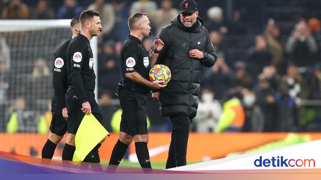 Juergen Klopp Vs Referee Paul Tierney in the Tottenham Vs Liverpool Match