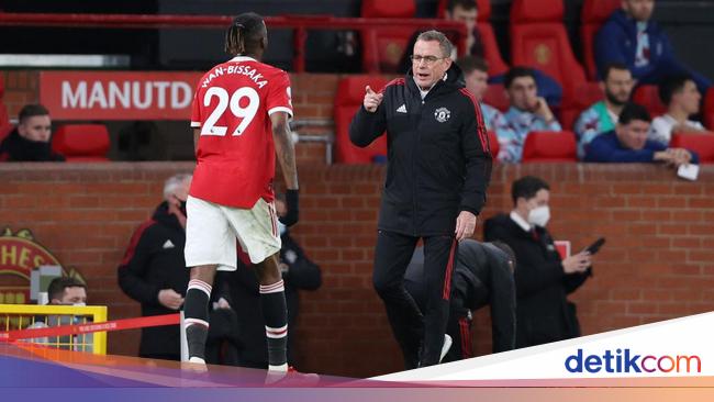 Rangnick Has Asked Manchester United Players to Reduce Complaining on the Field