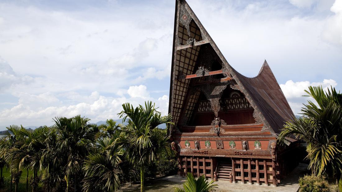 Rumah adat sulawesi tenggara