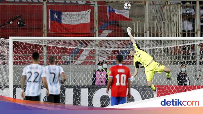 2022 World Cup Qualification: Argentina beat Chile 2-1