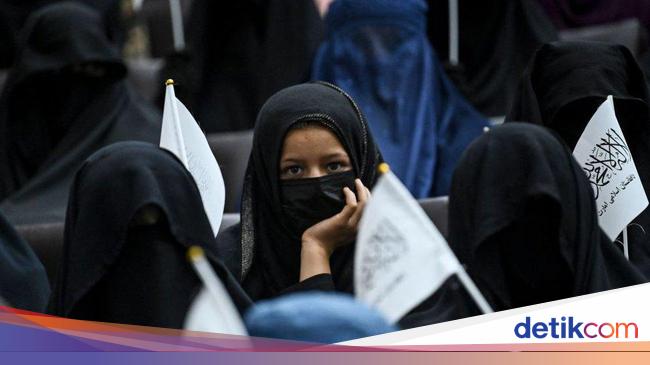 Taliban Kembali Berulah Larang Wanita Afghanistan Kuliah